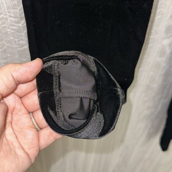 LOFT L Black Velvet Pull On Leggings - Picture 10 of 16